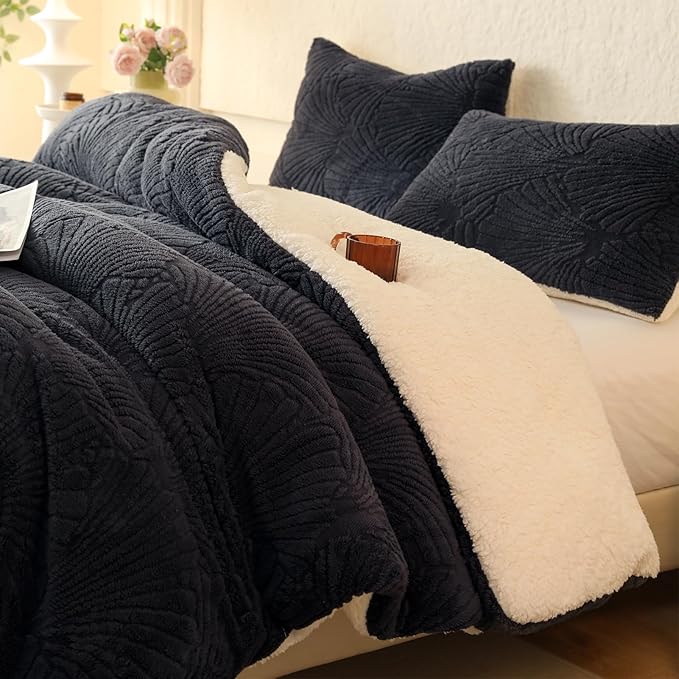 Seashell Jacquard Sherpa Comforter Set Warm Cozy Premium Bedding 3 Pieces, King Size Geometric Pattern Quilt Comfort er with 2 Pillowcases(104"X90" Grey)