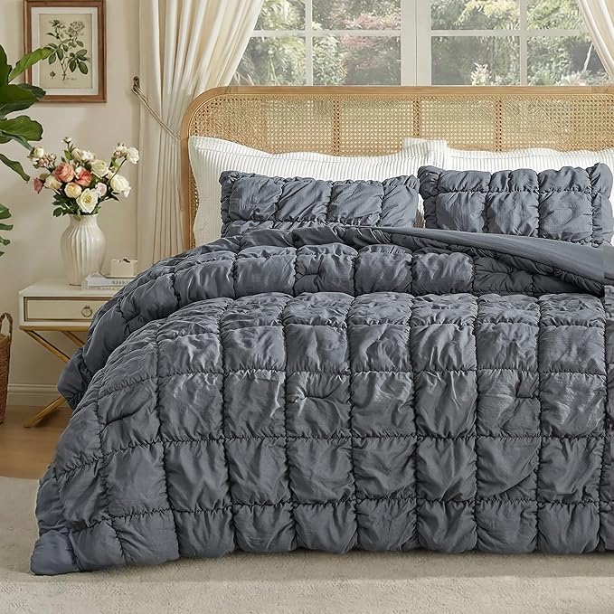 Amélie Home Queen Comforter Set, 3 Pieces Grey Bubble Bedding Set for All Season, Ultra Soft Cozy Comforter, Farmhouse Luxury Gift for Women Home Decor
