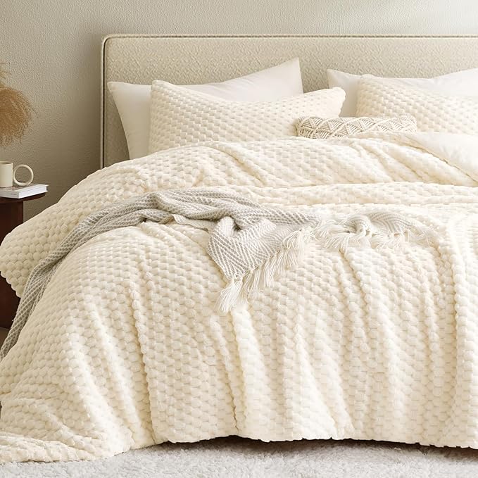 Petrichor Fluffy King Comforter Set - Ultra-Soft Cream White Flannel Thick Comforter for King Bed, Luxury Warm Bedding Set for Winter & Fall, Cozy Fuzzy Bed Set 3 Pieces (1 Comforter & 2 Pillowcases)