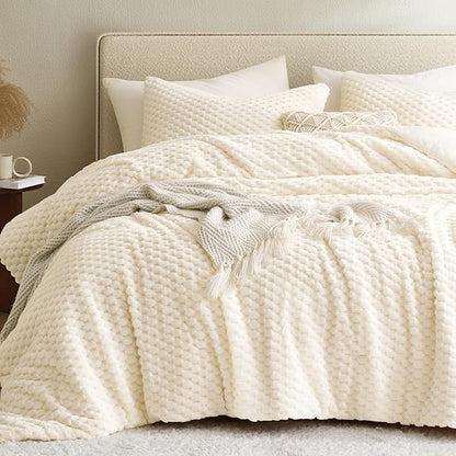 Petrichor Fluffy King Comforter Set - Ultra-Soft Cream White Flannel Thick Comforter for King Bed, Luxury Warm Bedding Set for Winter & Fall, Cozy Fuzzy Bed Set 3 Pieces (1 Comforter & 2 Pillowcases)