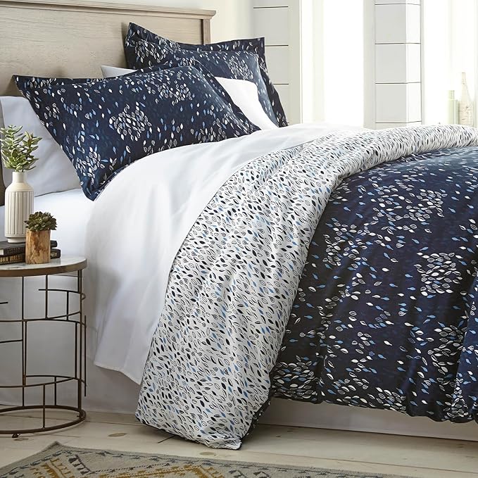 Southshore Fine Living, Inc. Botanical Leaves Collection - Cal/King Comforter Set, Premium Bedding, All-Season Down Alternative, Summer Coverlet, Oversized 3-Piece Fluffy Comforter King Size, Blue