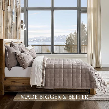 EVERGRACE 3 Pieces Luxurious Velvet Quilt King Size, Ultra Soft Bedspread Coverlet Set, Double Box Stitch Lightweight Velvet Comforter for All Season with 2 Shams, Truffle Taupe, 108"x96"