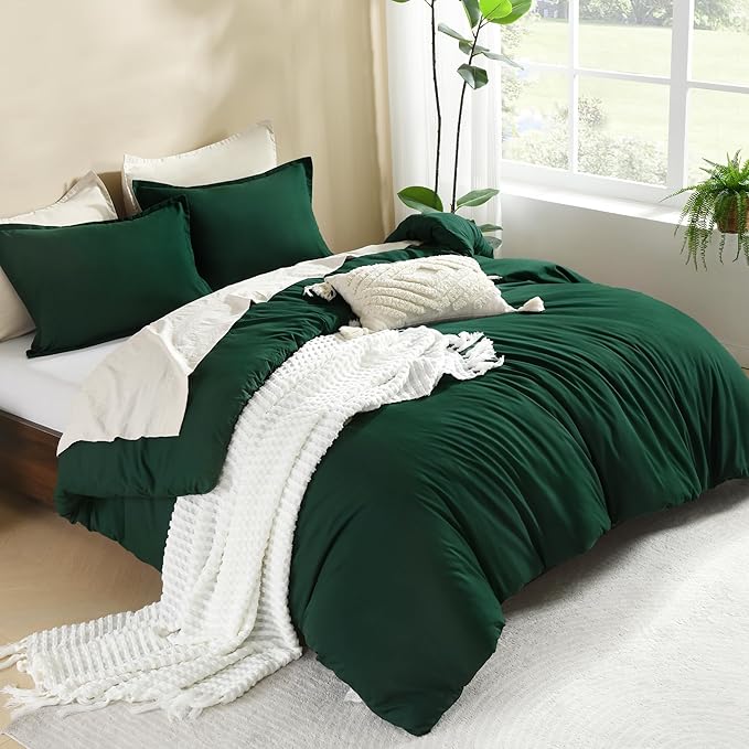 Litanika Comforters Emerald Green Oversized Queen Size, 3 Pieces Lightweight Solid Bedding Comforter Set, All Season Fluffy Bed Set (98x98In Comforter & 2 Pillowcases)