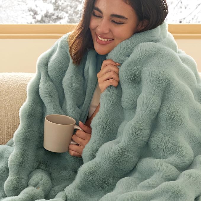 Bedsure GentleSoft Fluffy Fuzzy Twin Blanket, Soft Cozy Fleece Faux Fur Blanket, Pink Decorations Minky Velvet Couch Cover, Thick Warm Plush Women Men Birthday Gifts, 870GSM, Sage Green