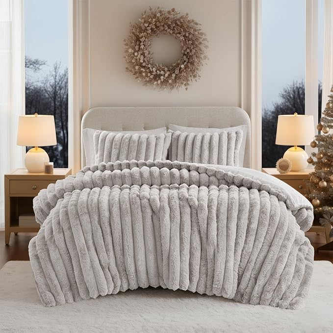 Madison Park Jasmine King Comforter Set, Luxurious Reversible Faux Fur Plush Ribbed Velvet Bedding, Fuzzy Thick Warm Winter Comforter, Super Soft Fluffy 3-Piece Set Light Grey