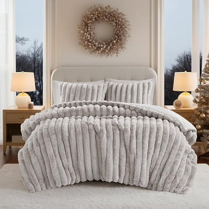 Madison Park Jasmine King Comforter Set, Luxurious Reversible Faux Fur Plush Ribbed Velvet Bedding, Fuzzy Thick Warm Winter Comforter, Super Soft Fluffy 3-Piece Set Light Grey