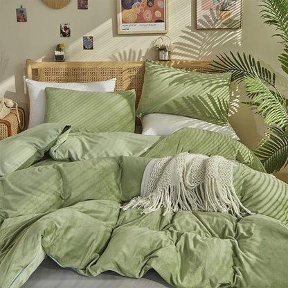 KAREVER Sage Velvet Comforter Sets Solid Sage Green Flannel Bedding Set Cal King Women 3 Pieces Velvet Blanket Winter Bedding Set Men Light Green Flannel Bed Comforter Set Cal King Bedding