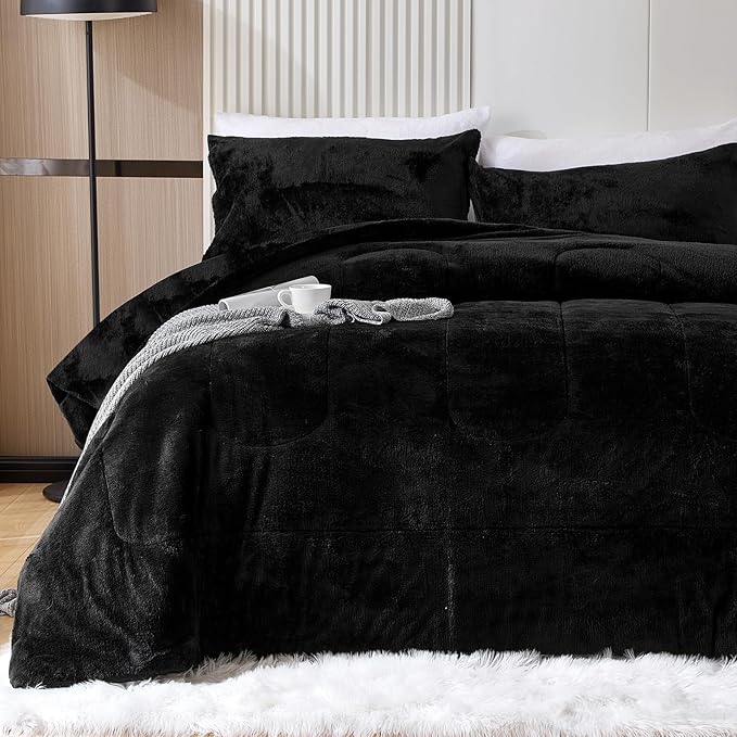 YIYEA Fluffy King Size Comforter Set, Luxury Faux Fur Comforter, Ultra Soft Plush Fuzzy Velvet Bedding Comforter Sets for Fall Winter, Cozy Warmth, No Shedding, 3PC, King, Black