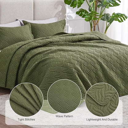 Love's cabin California King Size Quilt Bedding Set Olive Green Bedspread - Cal King Summer Lightweight Bedspread Comforter - Wave Pattern Coverlet for All Season - 3 Pieces (1 Quilt, 2 Pillow Shams)
