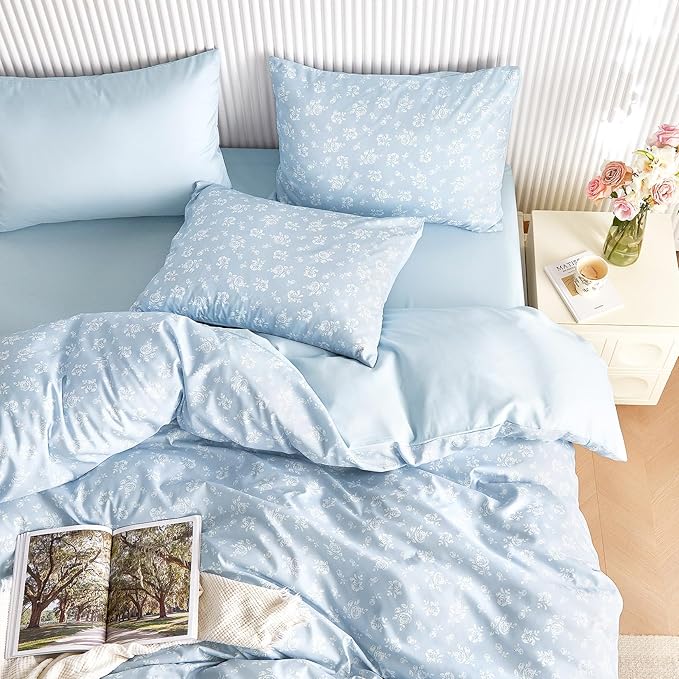 Wake In Cloud - Floral Comforter Set with Sheets, Coquette Cottagecore Aesthetic Flower Shabby Chic Pattern for Women Teen Girls, 7 Pieces Bed in a Bag, Light Blue, Queen Size