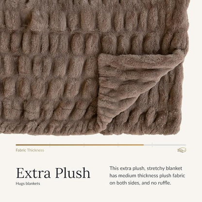 Minky Couture Hugs Blanket - Extra Plush Blanket for Premium Gifting - Stretchy Bubbled Cozy Throw - Silky Smooth - Durable & Machine-Washable - Travel-Friendly - Grande, Milk Chocolate