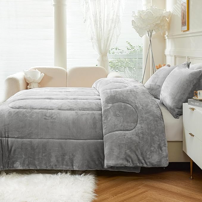 YIYEA Fluffy Queen Size Comforter Set, Luxury Faux Fur Comforter, Ultra Soft Plush Fuzzy Velvet Bedding Comforter Sets for Fall Winter, Cozy Warmth, No Shedding, 3PC, Queen, Light Grey