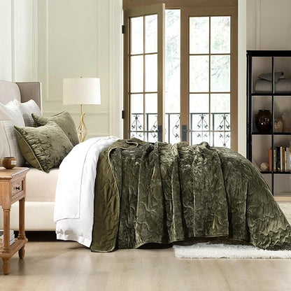Homzard Luxury Velvet Quilt Set King Size Bedding, Olive Green Comforter Set, Ultra-Soft Channel Stitch All Season, Lightweight Bedspread Coverlet with 2 Pillow Shams