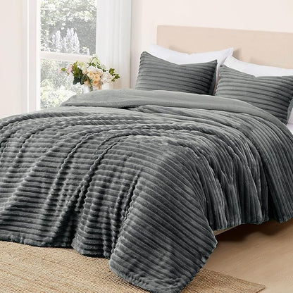 Geniospin Fleece Queen Comforter Set, Soft Fuzzy Queen Bedding Sets, 3-Pieces Grayish Blue Comforter Set for All Season, Warm Fluffy Comforter with 2 Pillow Cases