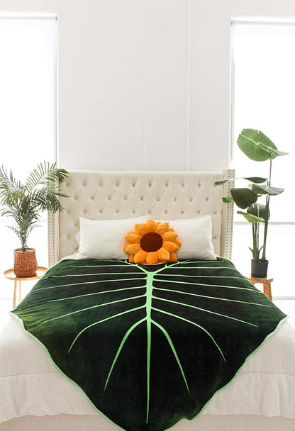 Green Philosophy Co. Flower Pillow, 3D Sunflower Shaped Decorative Throw Pillow - Soft Plush Cushion for Bed and Couch, Cute Boho & Cottagecore Home Decor Accent, Golden Yellow