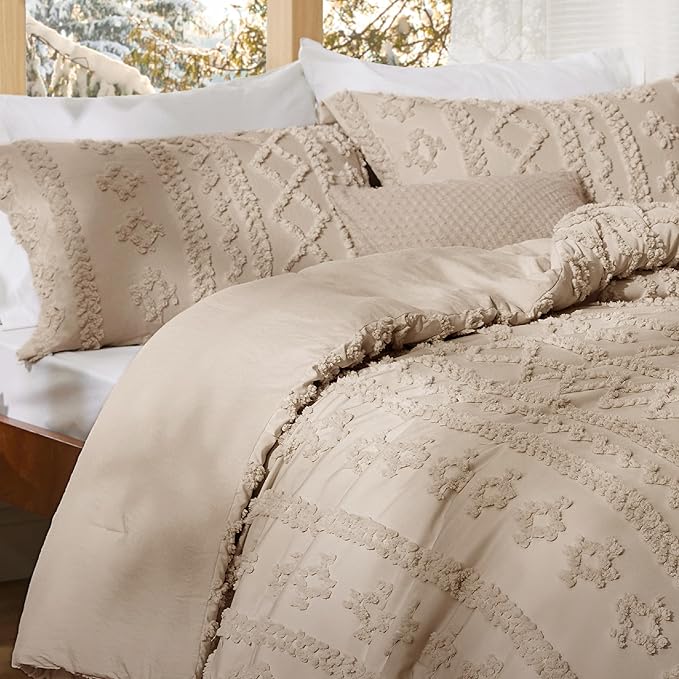 Bedsure Tufted Boho Comforter Set Queen Size - Khaki Boho Bed Set, GentleSoft™ 3 Pieces Farmhouse Shabby Chic Embroidery Bedding, Gifts for Woman, Soft Jacquard Queen Comforter for All Seasons