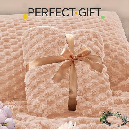 BEDELITE Fluffy King Size Comforter Set - Coral Pink Fleece Soft Comforter for King Size Bed, Luxury Warm Bedding Set for Winter, Fuzzy Bed Set 3 Pieces (1 Comforter, 2 Pillowcases)