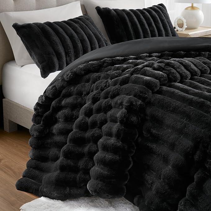 Madison Park Jasmine King Comforter Set, Luxurious Reversible Faux Fur Plush Ribbed Velvet Bedding, Fuzzy Thick Warm Winter Comforter, Super Soft Fluffy 3-Piece Set Black