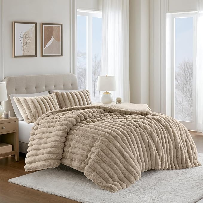 Madison Park Jasmine Queen Comforter Set, Luxurious Reversible Faux Fur Plush Ribbed Velvet Bedding, Fuzzy Thick Warm Winter Comforter, Super Soft Fluffy 3-Piece Set Taupe