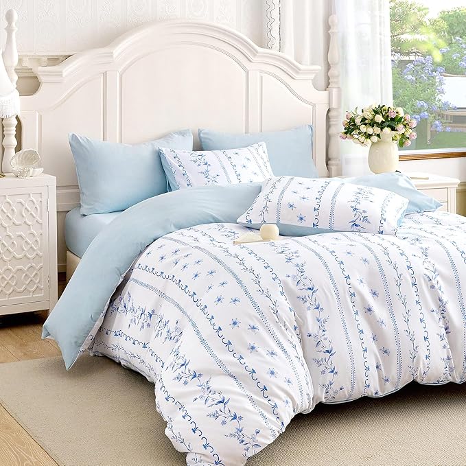 Wake In Cloud - Shabby Chic Comforter Set, Cottagecore Floral Romantic Charming Style with Botanical Stripe Pattern, Soft Lightweight Bedding, 3 Pieces, Blue White, Queen Size