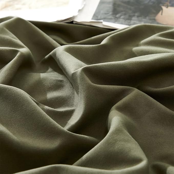 Houseri Army Green Comforter Set Queen Olive Green Bedding Sets Dark Green Comforter Queen Size Teen Boys Solid Green Comforter Queen Men Comfy Soft Dark Color Military Green Dorm Bedding Queen 3 Pcs