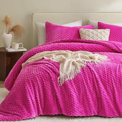 Petrichor Fluffy King Comforter Set - Ultra-Soft Pink Flannel Thick Comforter for King Bed, Luxury Warm Bedding Set for Winter & Fall, Cozy Fuzzy Bed Set 3 Pieces (1 Comforter & 2 Pillowcases)