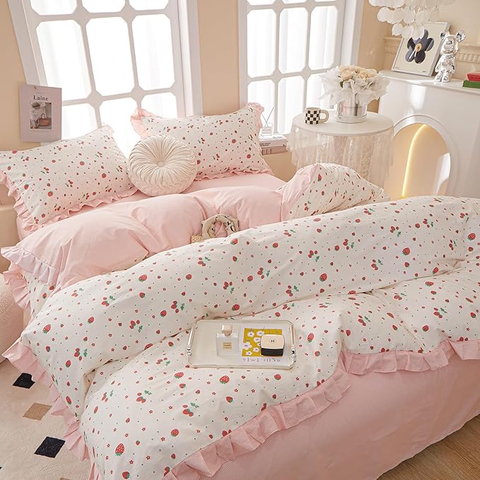 HighBuy Strawberry Print Comforter Set Twin XL White Pink Ruffle Strawberry Bedding Set for Toddler Baby Girls Boy Ruffle Comforter with 2 Pillowcases Fluffy Cute Bedding Comforters Twin