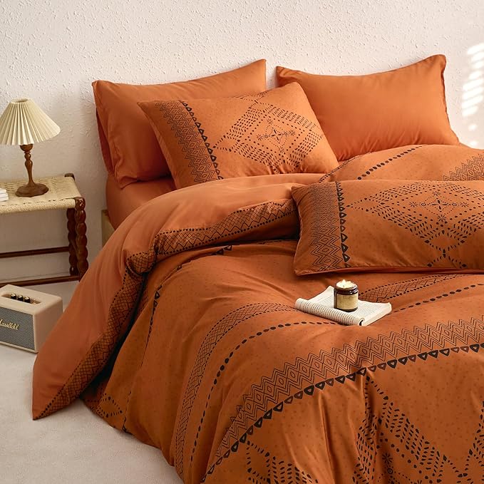 Wake In Cloud - Boho Comforter Set, Farmhouse Bohemian Western Aztec Neutral Aesthetic, Soft Lightweight Bedding, 3 Pieces, Burnt Orange, Full Size