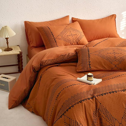 Wake In Cloud - Boho Comforter Set, Farmhouse Bohemian Western Aztec Neutral Aesthetic, Soft Lightweight Bedding, 3 Pieces, Burnt Orange, Full Size