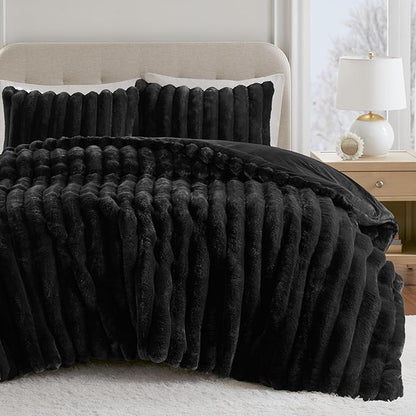 Madison Park Jasmine King Comforter Set, Luxurious Reversible Faux Fur Plush Ribbed Velvet Bedding, Fuzzy Thick Warm Winter Comforter, Super Soft Fluffy 3-Piece Set Black