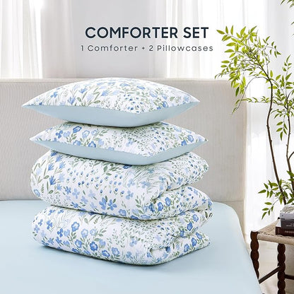 Wake In Cloud - Floral Comforter Set, Farmhouse Cottagecore Style with Romantic Garden Wildflowers and Leaves Pattern, Soft Lightweight Bedding, 3 Pieces, Blue White, Full Size