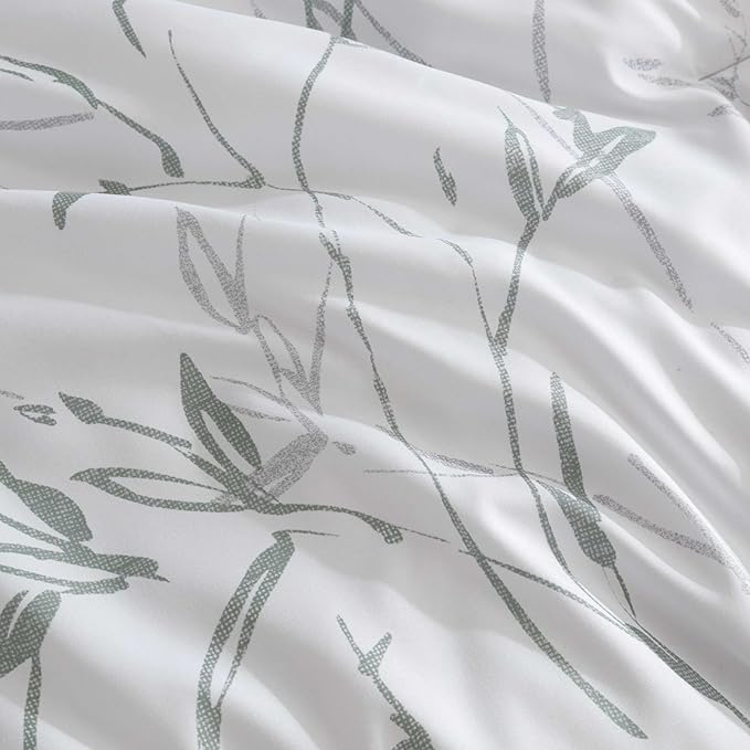 Kenneth Cole - Comforter Set, Super Soft Bedding with Matching Shams & Bonus Throw Blanket, Luxurious Home Decor (Ink Wash Vine Green, Queen)