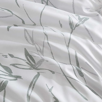 Kenneth Cole - Comforter Set, Super Soft Bedding with Matching Shams & Bonus Throw Blanket, Luxurious Home Decor (Ink Wash Vine Green, King)