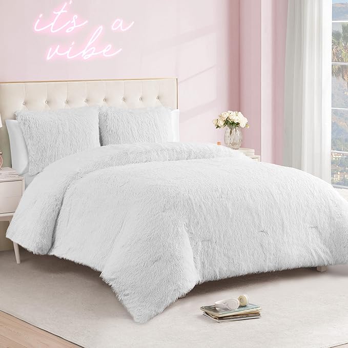 Juicy Couture Shaggy Faux Fur White Full/Queen Comforter Set - Soft and Cozy 3-Piece Machine Washable Bedding Comforter and Sham Set