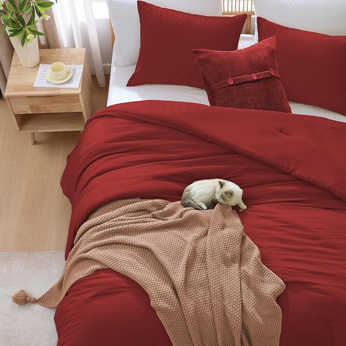 WRENSONGE Queen Comforter Set - 3 Pieces Prewashed Bright Red Comforter Soft Lightweight for All Seasons,Down Alternative Comforters Queen Size with 2 Pillow Shams