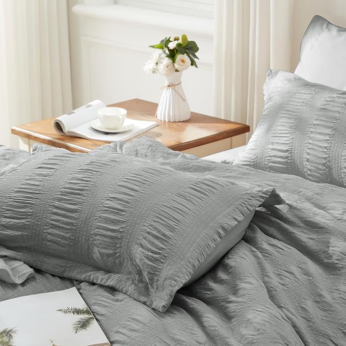 Zzlpp Queen Comforter Set 7 Pieces, Grey Seersucker Bed in a Bag with Comforter, Pillow Shams, Pillowcases, Flat Sheet, Fitted Sheet