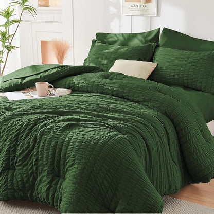 HYMOKEGE Dark Green Queen Comforter Set Seersucker 7 Pieces, All Season Luxury Bed in a Bag for Bedroom, Bedding Set with Comforters, Sheets, Pillowcases & Shams