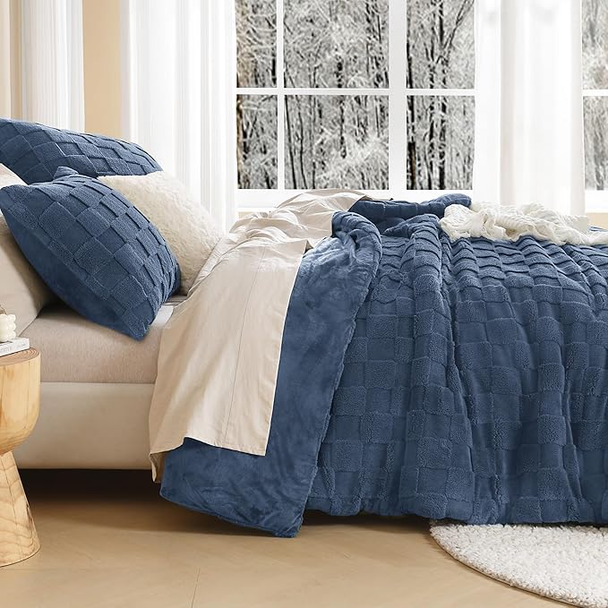 Litanika Fluffy Queen Size Comforter Set Ocean Blue, 3 Pieces Warm Sherpa Fleece Winter Bedding Set, Jacquard Checkered Plush Fuzzy Bed Set(1 Comforter, 2 Pillowcases)