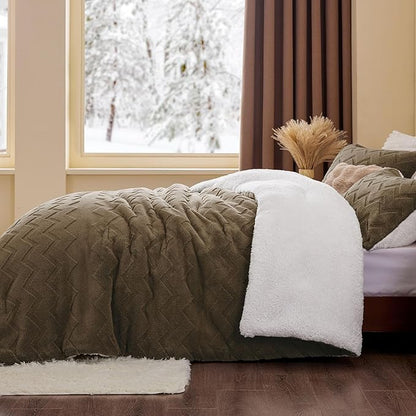 BEDELITE Fluffy King Size Comforter Set - Super Soft Sherpa Brown Comforter for King Size Bed, Luxury Warm Bedding Set for Winter, Fuzzy Bed Set 3 Pieces (1 Comforter, 2 Pillowcases)