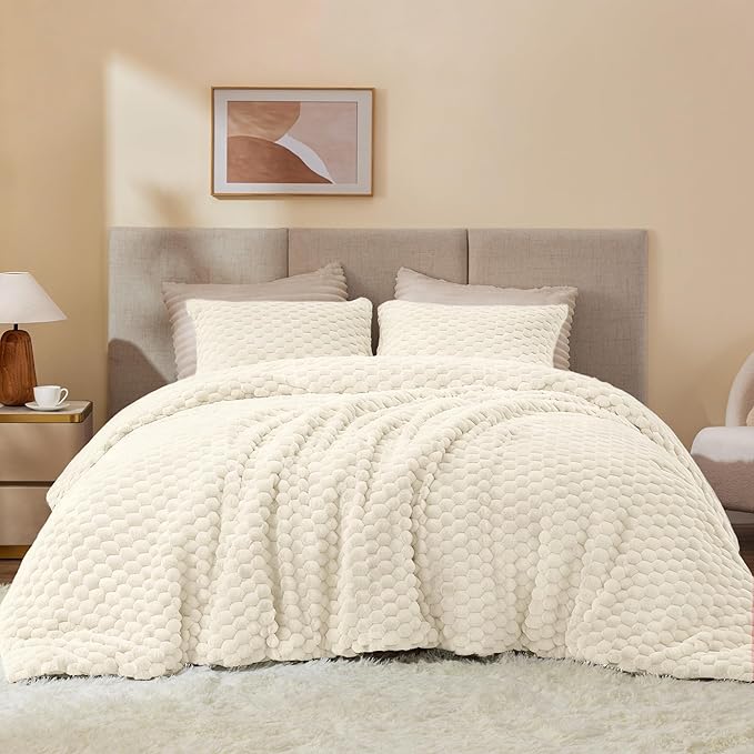BEDELITE Fluffy Queen Comforter Set - Beige Fleece Soft Comforter for Queen Size Bed, Luxury Warm Bedding Set for Winter, Fuzzy Bed Set 3 Pieces (1 Comforter, 2 Pillowcases)