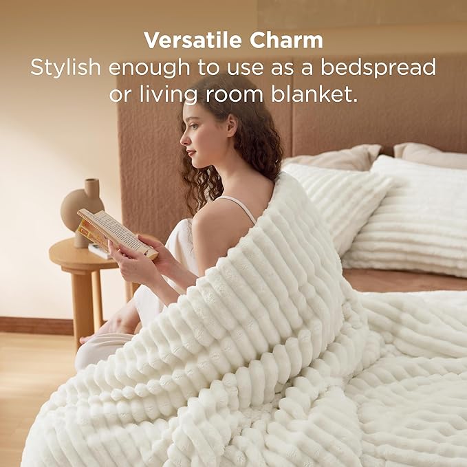 Bedsure Comforter Full Size - GentleSoft™ 3 Pieces Fluffy Double-Side Fleece Comforter Set, Cozy Striped Room Decor Aesthetic, Luxury White Full Size Bedding with 2 Pillowcases, 82x86 Inches