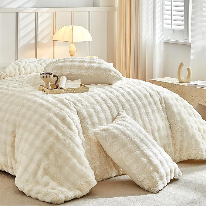 Tokokimo Fluffy Fleece Queen Size Comforter Set, Ultra Soft Reversible Heavyweight Fleece Bedding, Extra Warm Winter Comforter with 2 Pillow Cases, All Season Fuzzy Comforter Set, Beige