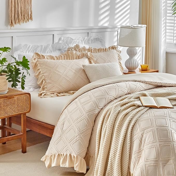 Flysheep Tufted Grids Ruffle Comforter Set King Size, 3 Pieces Beige Vintage Farmhouse Shabby Chic Comforters, Jacquard Boho Bohemian Bedding Set for All Season (1 Ruffled Comforter+ 2 Pillow Shams)