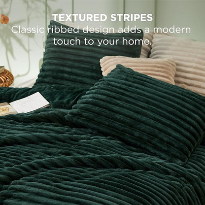 Bedsure King Size Comforter Set - GentleSoft™ 3 Pieces Fluffy Double-Side Fleece Comforter Set, Cozy Striped Room Decor Aesthetic, Luxury Emerald King Bedding with 2 Pillowcases, 104x90 Inches