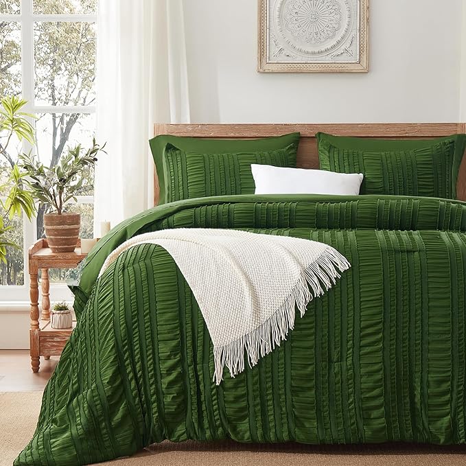 Dark Green Tufted Textured Comforter Set King Size, 7 Piece Bed in a Bag，Shabby Chic Boho Bedding for Bedroom Comforter，All Season Soft Microfiber Ruffle Comforter Set with Pillow and Sheets