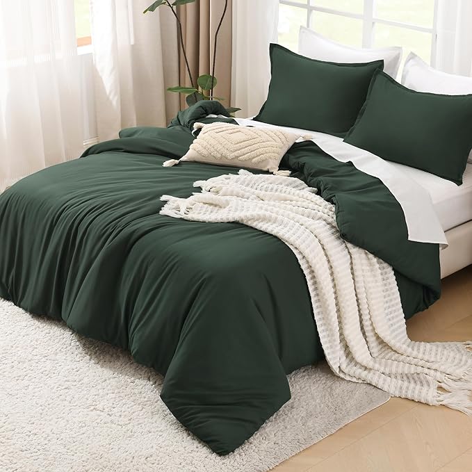 Litanika Forest Green Comforter Set Queen Size, 3 Pieces Lightweight Solid Bedding Comforter Set, All Season Fluffy Bed Set (90x90In Comforter & 2 Pillowcases)