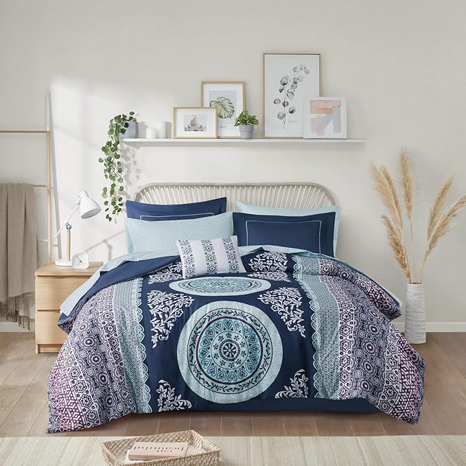 Intelligent Design Complete Bed In A Bag Casual Boho Comforter with Sheet Set Decorative Pillow, All Season Bedding Set, Twin, Loretta Navy 7 Piece