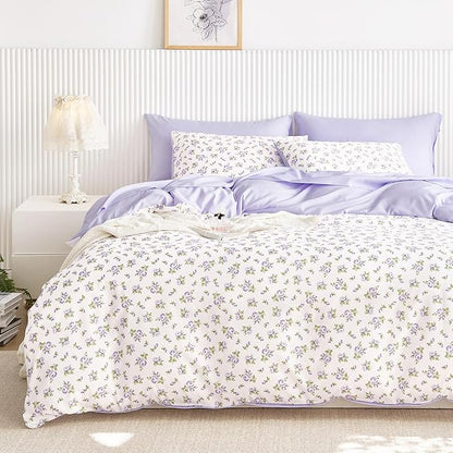 Wake In Cloud - Floral Comforter Set, Coquette Cottagecore Aesthetic Flower Shabby Chic Pattern for Women Teen Girls, Soft Lightweight Bedding, 3 Pieces, White Purple, Twin/Twin XL Size