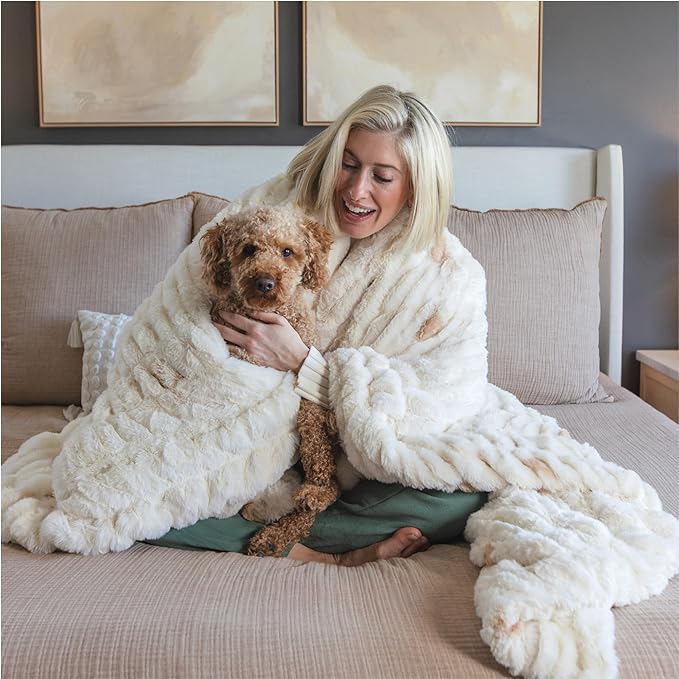 Minky Designs Crème Brulee Minky Blanket – Ultra Soft Faux Fur Throw Blanket for Couch, Bed & Home – Fluffy, Warm & Luxurious – Chic Collection (Medium, 50x60)