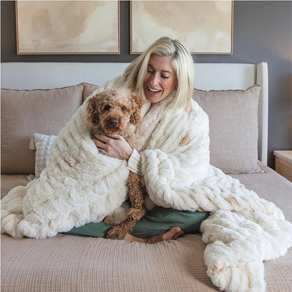 Minky Designs Crème Brulee Minky Blanket – Ultra Soft Faux Fur Throw Blanket for Couch, Bed & Home – Fluffy, Warm & Luxurious – Chic Collection (Medium, 50x60)